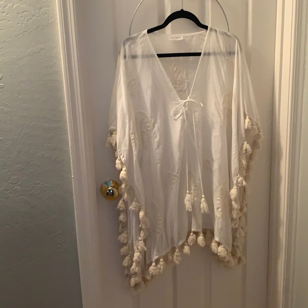Cream Flowy Top | Size M